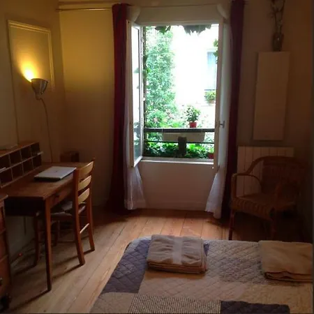 Daire Delicieux Studio Sur Jardin Paris